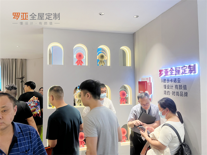 羅亞全屋定製以輕投高產·贏在起點綻放廣州定製家居展